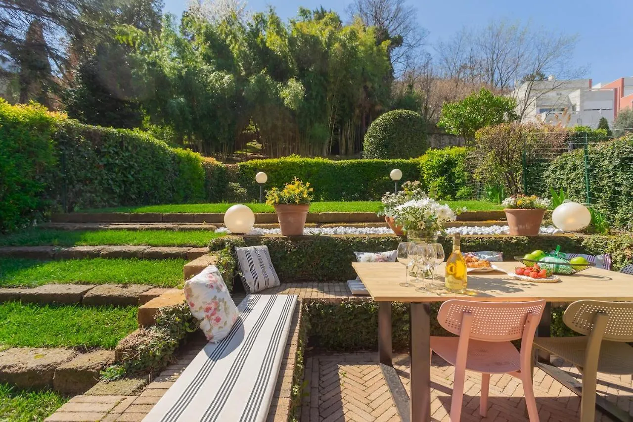 Contacten van Vico Garden-203 By Rent All Como