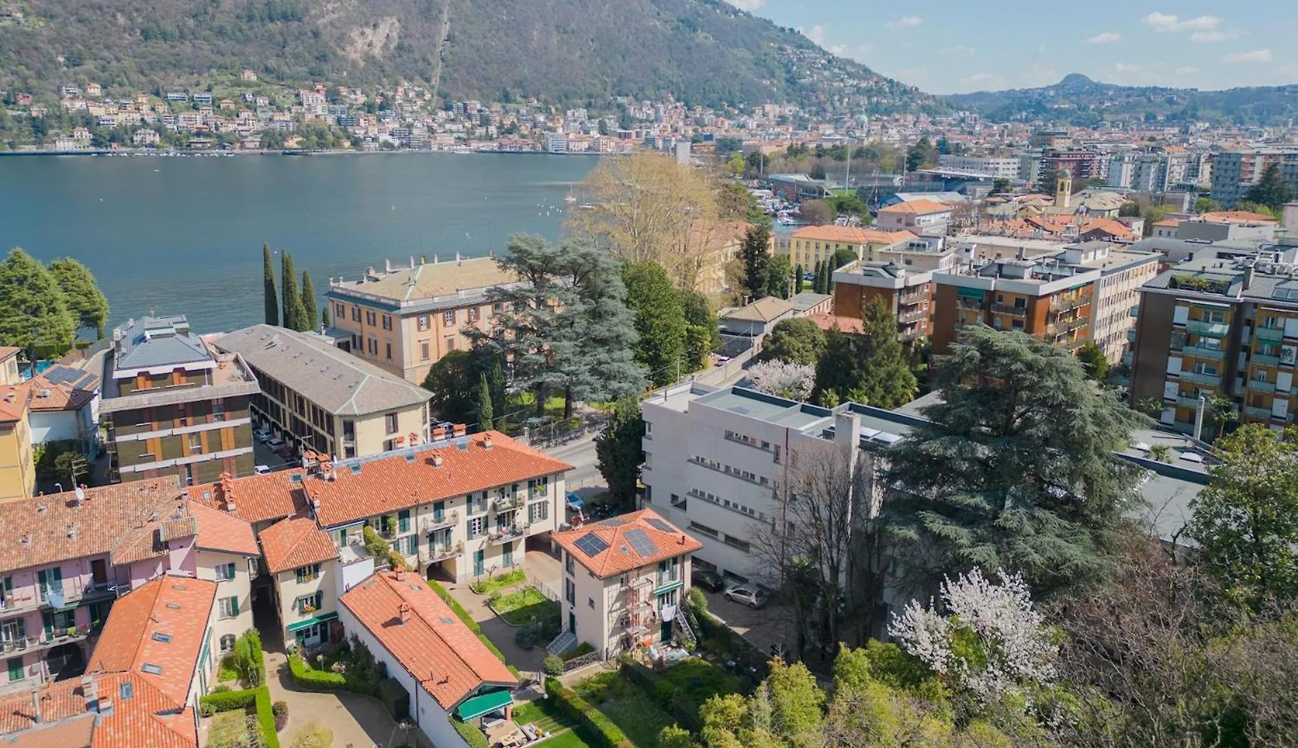 Vico Garden-203 By Rent All Como 0*,  Itálie